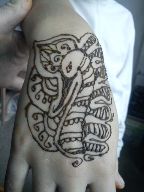 Henna tat